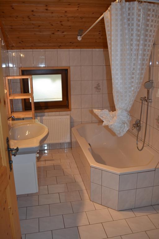 Bohrerhof Apartment Ahrnbach Bagian luar foto